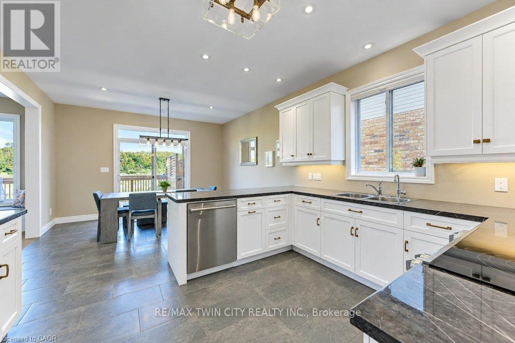 524 Sundew Drive — photo 16
