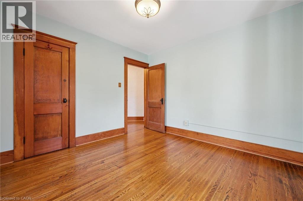 21 BRAUN Street - 25