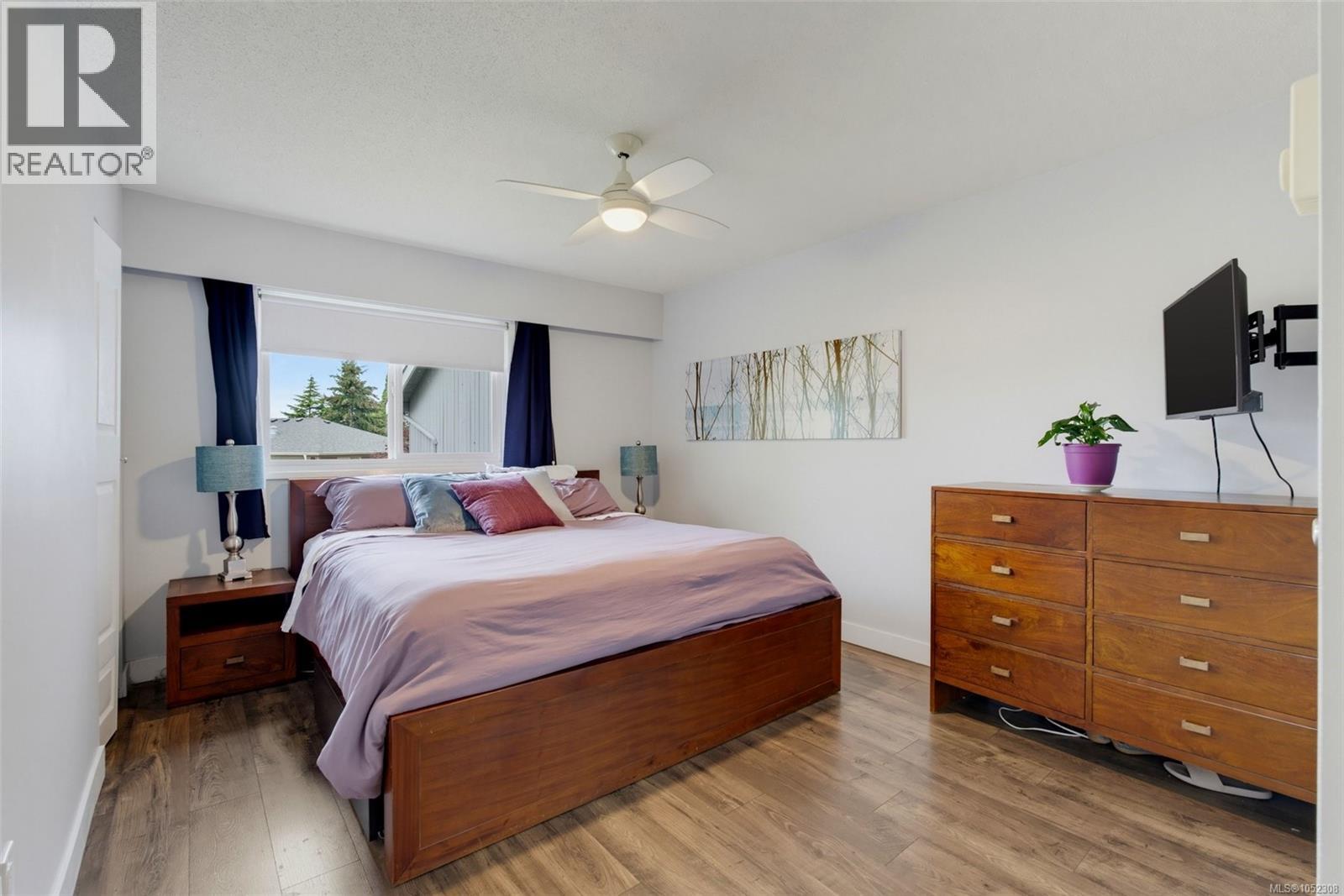#13 4391 Torquay Dr - 11