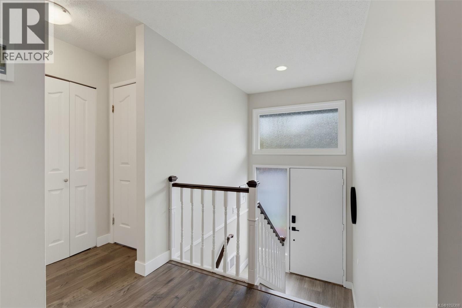 #13 4391 Torquay Dr - 17