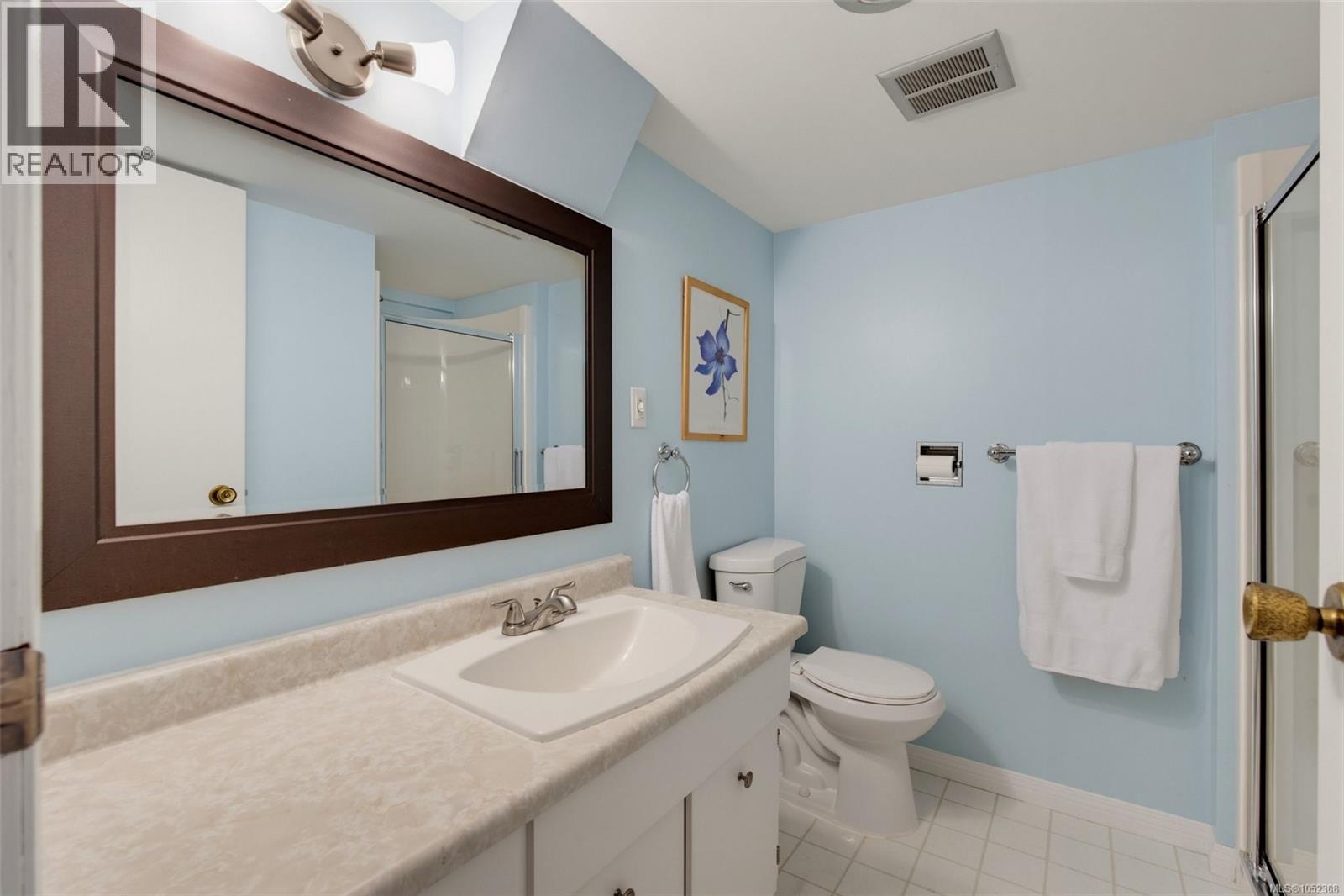 #13 4391 Torquay Dr - 22