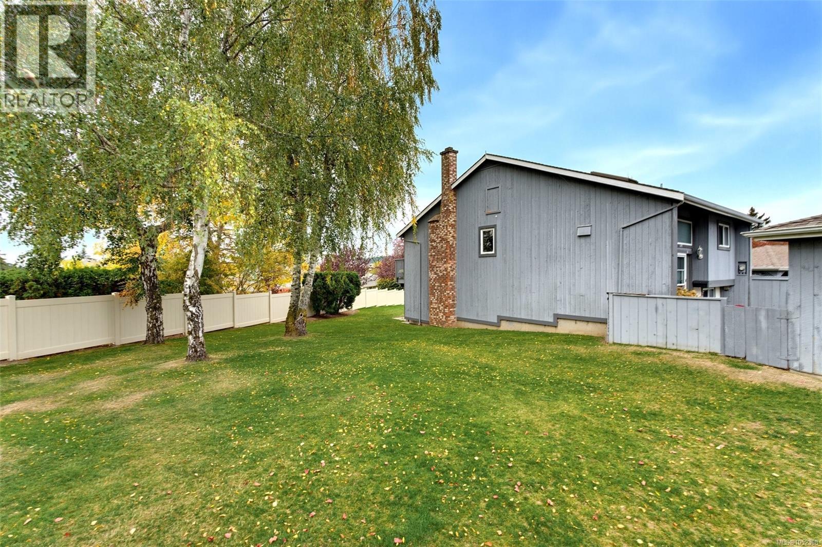 #13 4391 Torquay Dr - 31