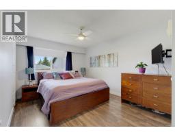 Primary Bedroom - 13 4391 Torquay Dr, Saanich, BC V8N3L3 Photo 11