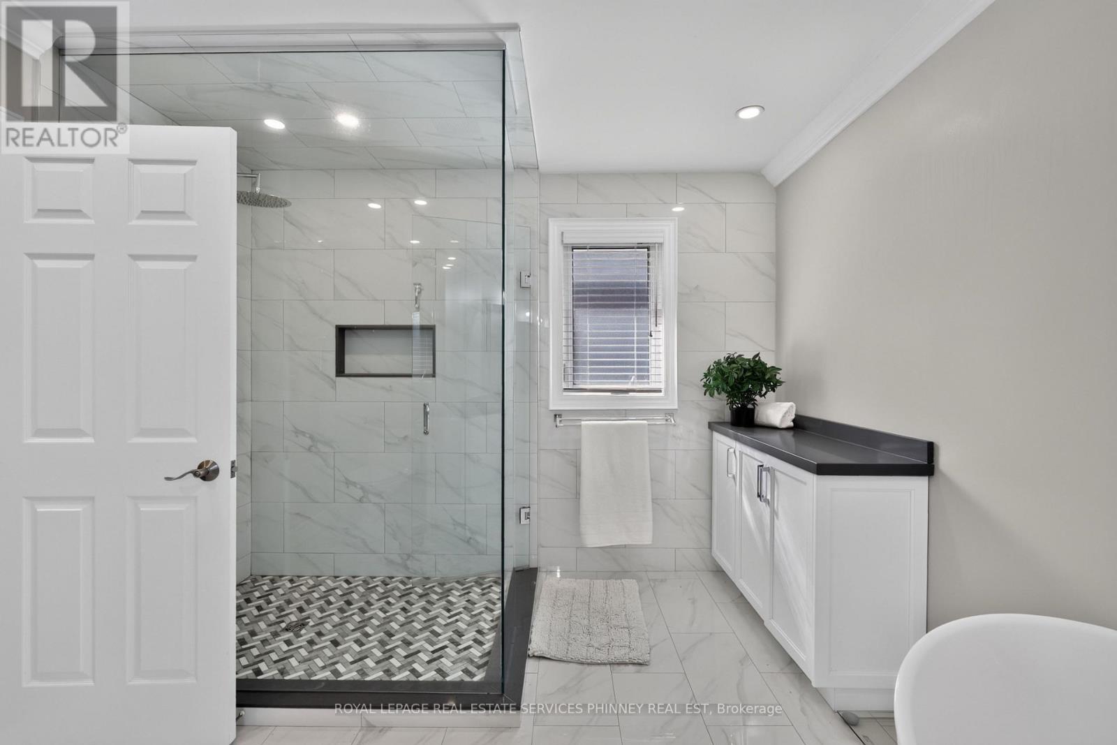 1012 Oak Meadow Road, Oakville, ON photo 26