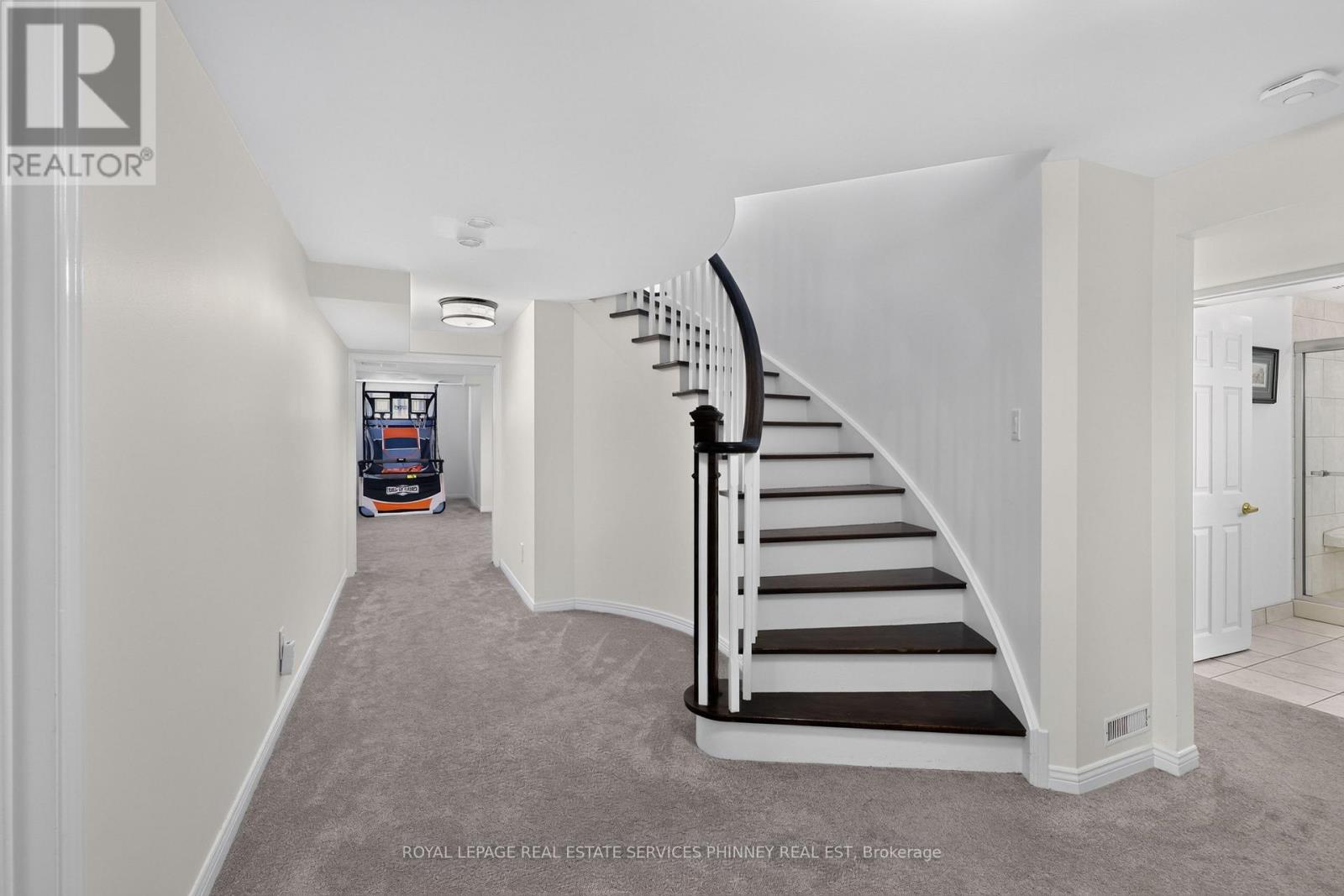 1012 Oak Meadow Road, Oakville, ON photo 31