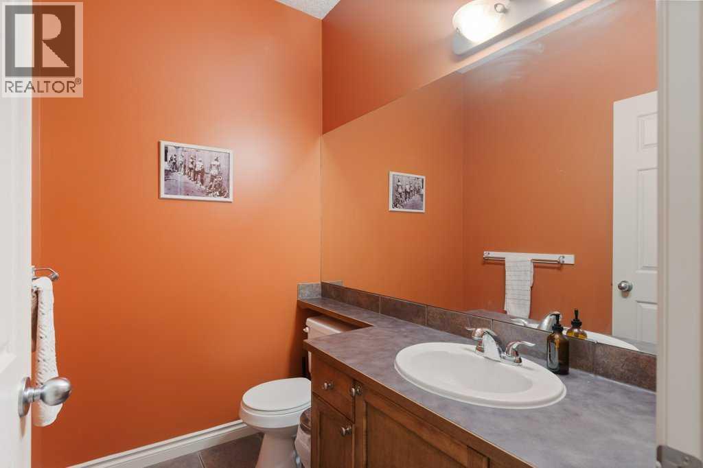 1, 425 13 Avenue NE photo 11
