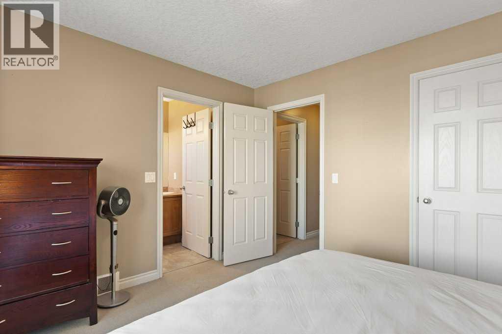 1, 425 13 Avenue NE photo 14
