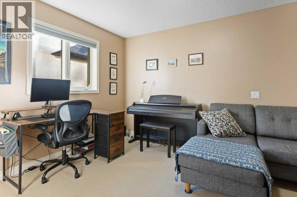 1, 425 13 Avenue NE photo 17