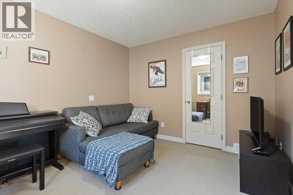 1, 425 13 Avenue NE photo 18