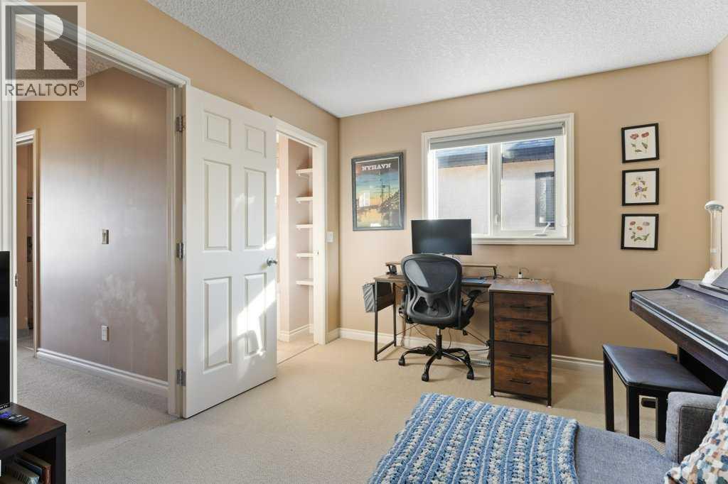 1, 425 13 Avenue NE photo 19