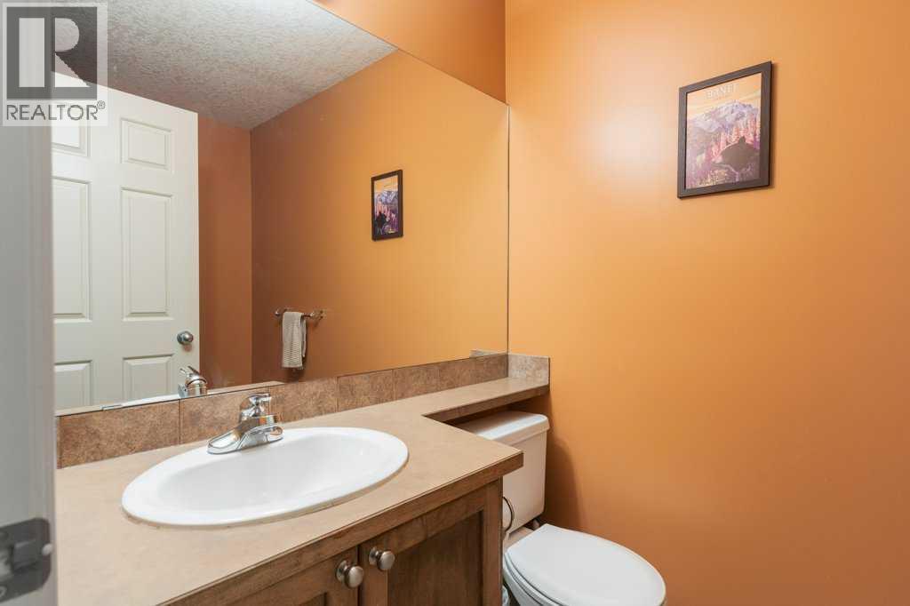 1, 425 13 Avenue NE photo 24