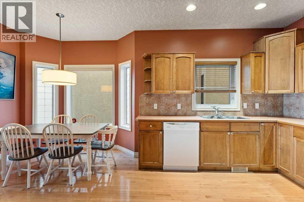 1, 425 13 Avenue NE photo 9