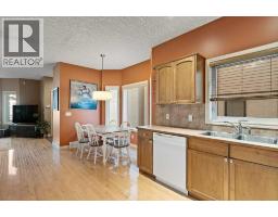 Bedroom - 1, 425 13 Avenue Ne, Calgary, AB T2E1C3 Photo 10