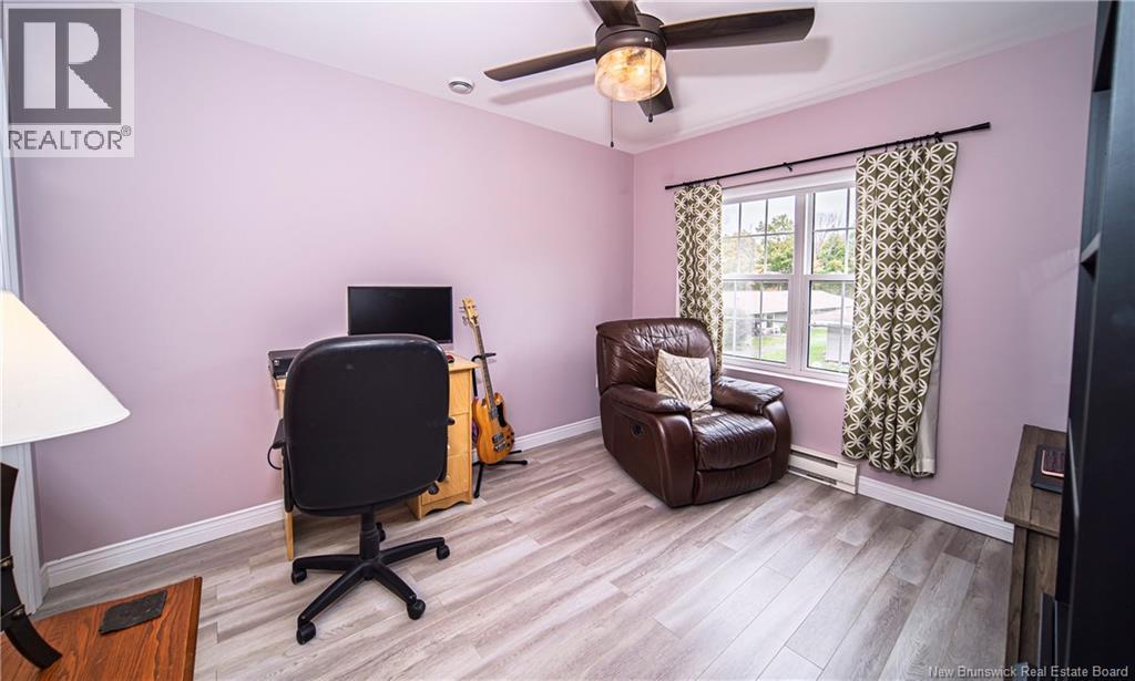 #211 158 Hanwell Road - 19