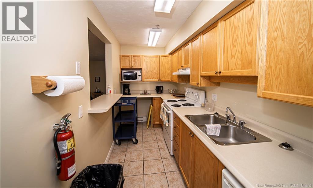#211 158 Hanwell Road - 23
