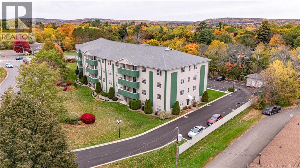 #211 158 Hanwell Road - 27