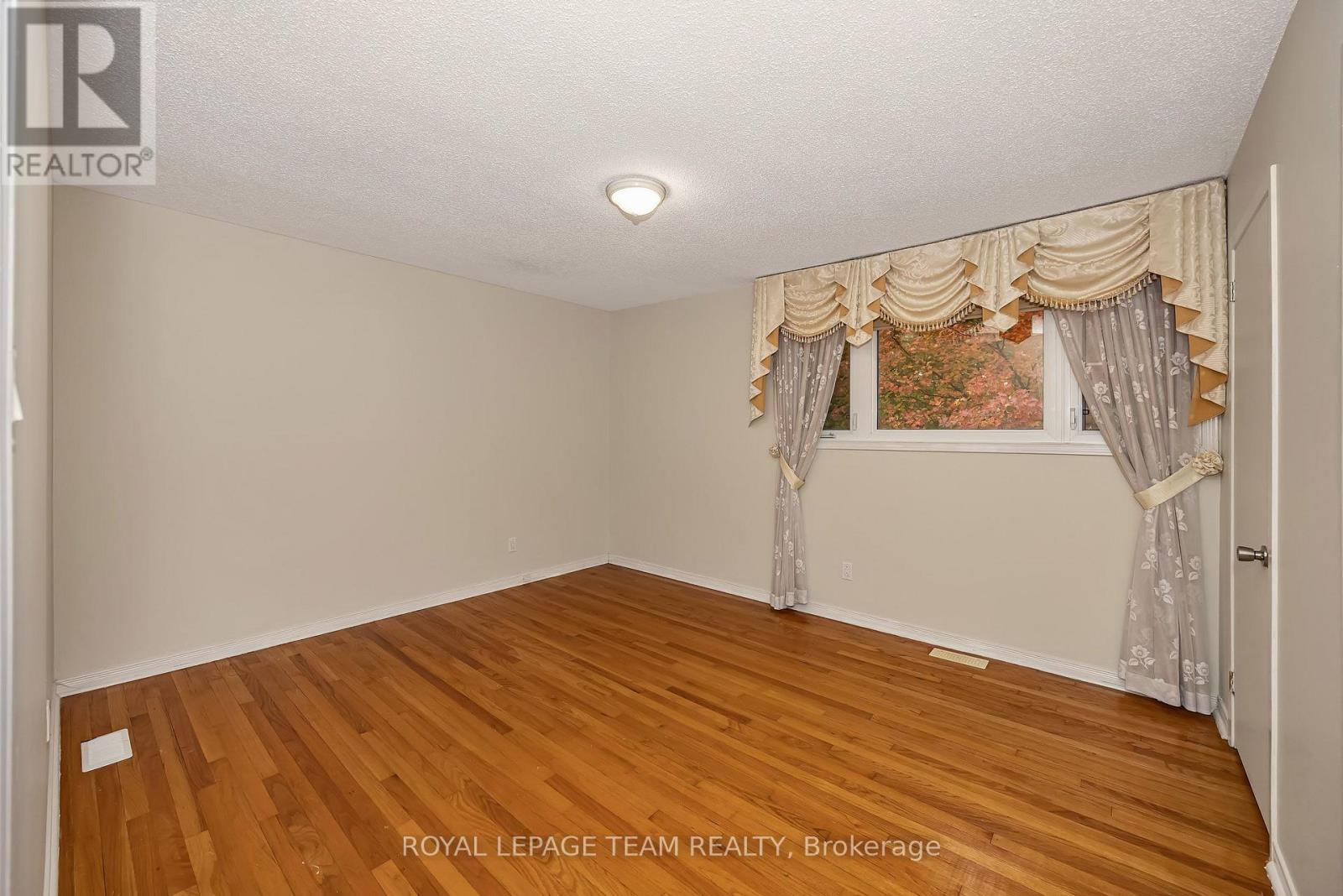 2200 MARTHA AVENUE - 24