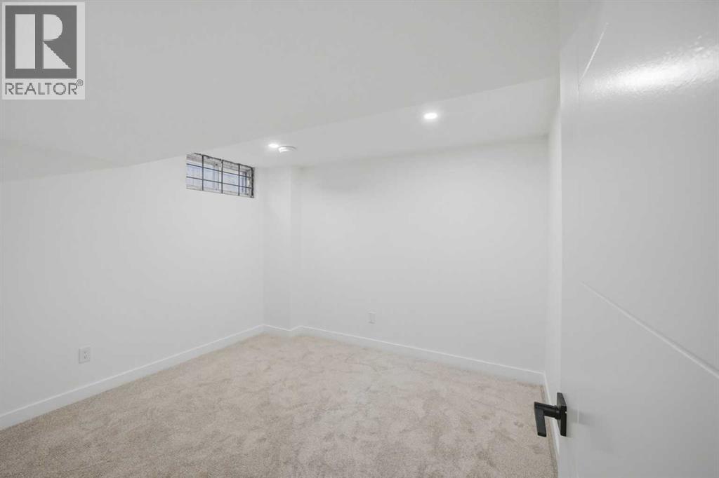 460 Queensland Place SE - photo 43