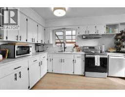413 3 Street - photo 12