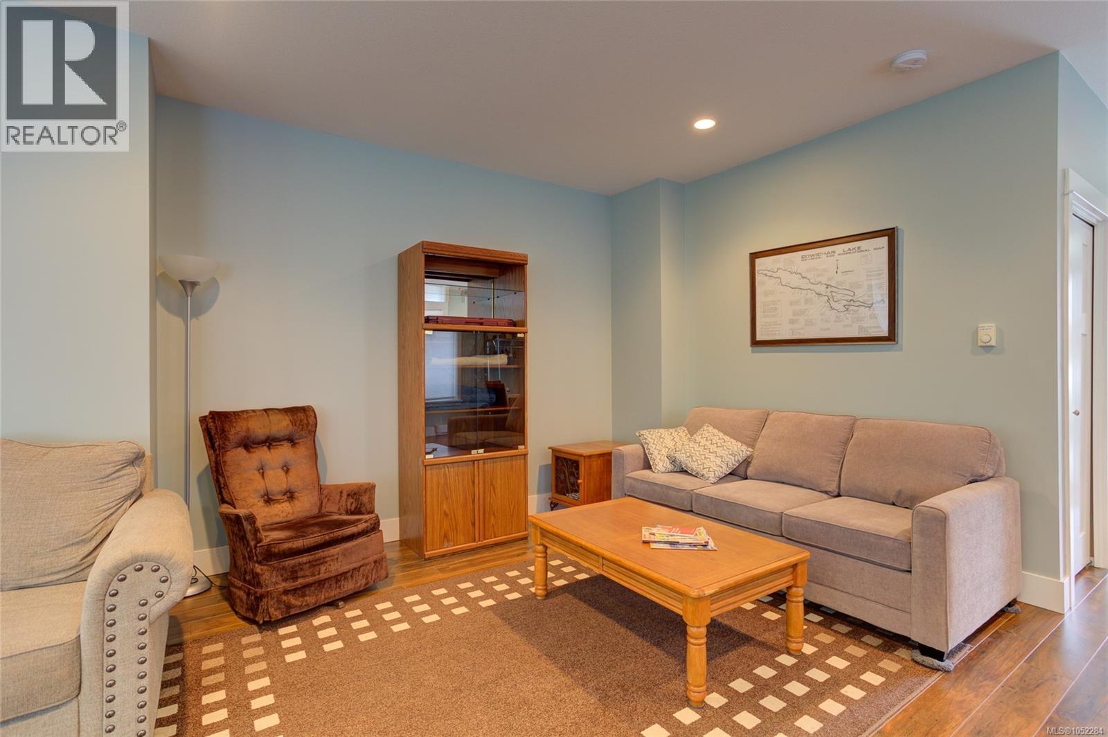 #21 300 Grosskleg Way - 40