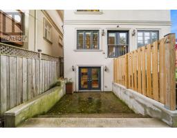 39 Regina Avenue, Toronto, ON M6A1R4 Photo 36