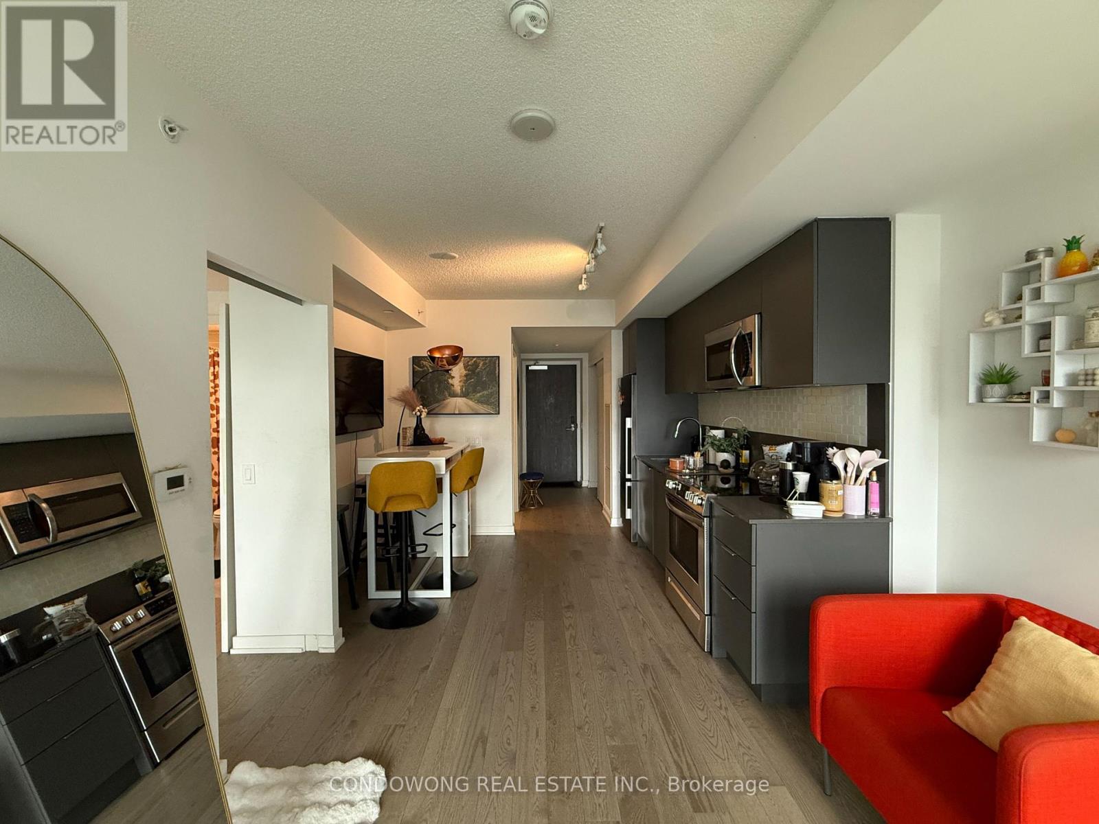 25 Richmond Street East — photo 3