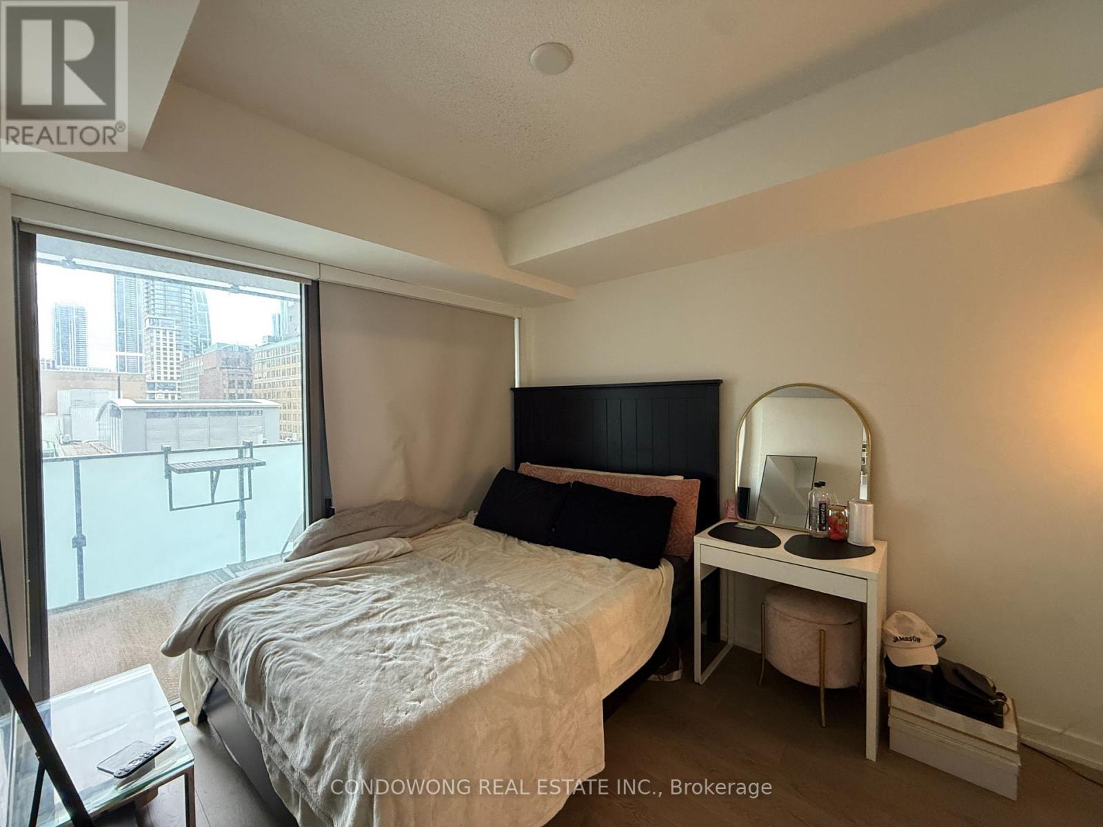 25 Richmond Street East — photo 8