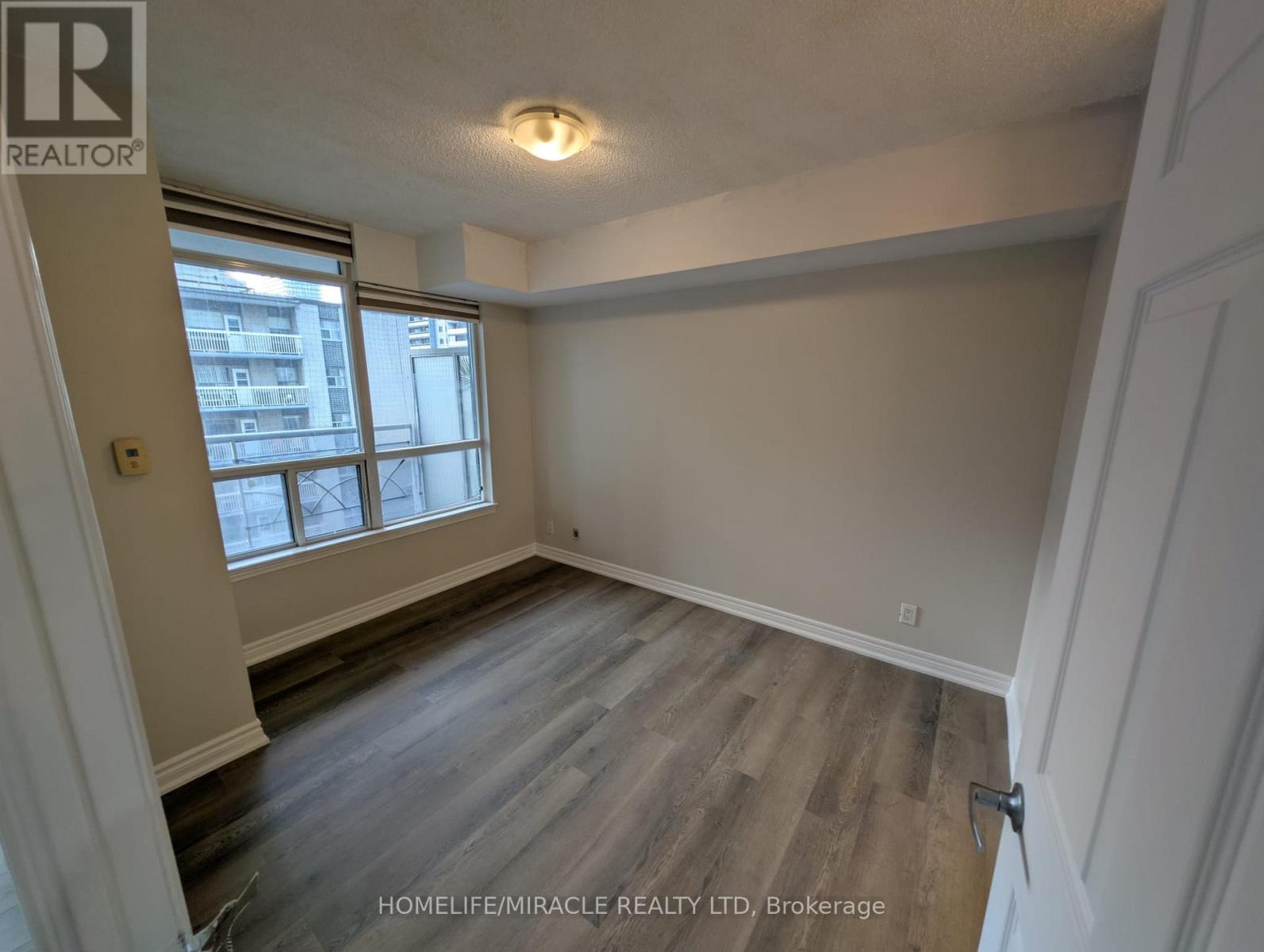 225 Wellesley Street — photo 14