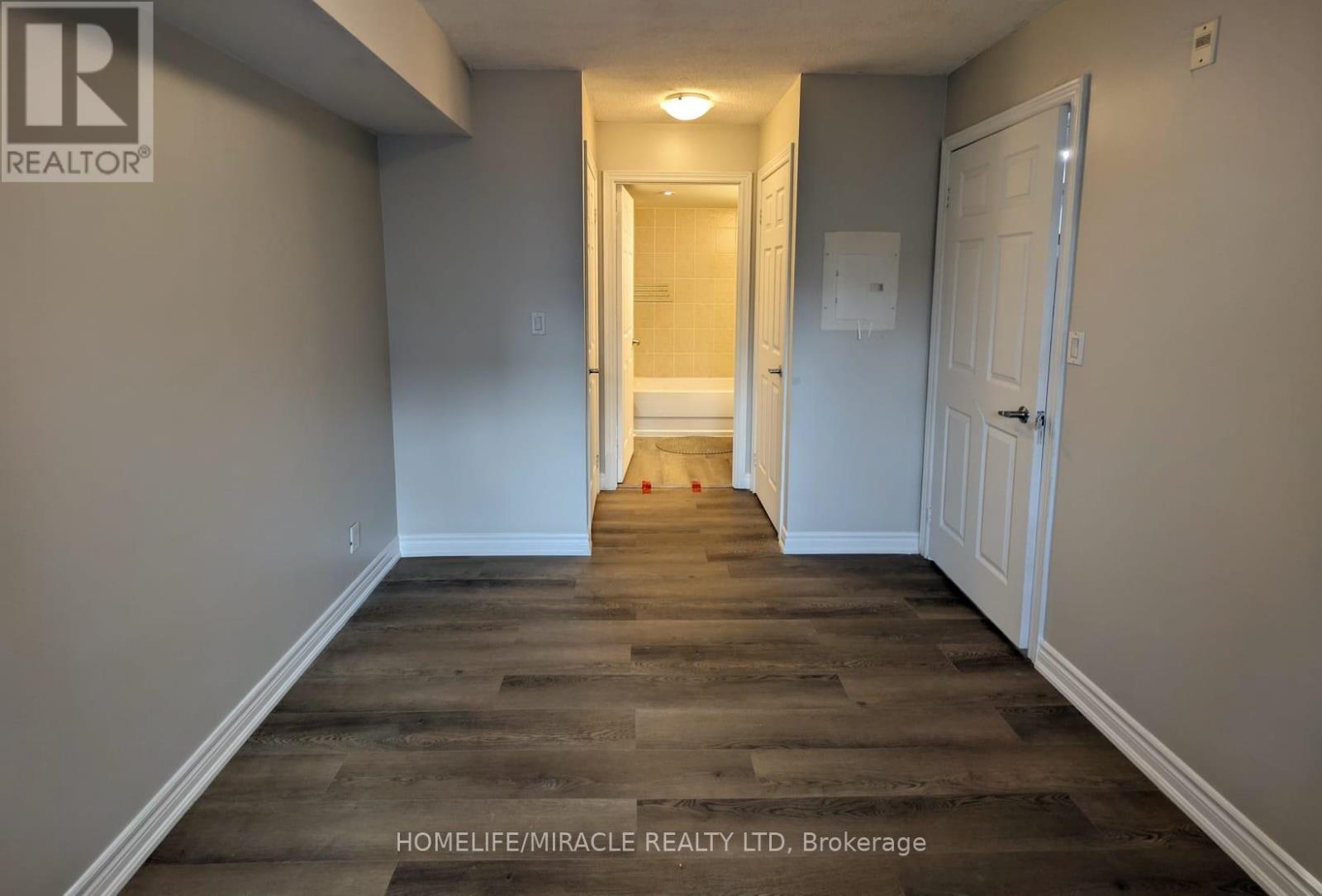 225 Wellesley Street — photo 16
