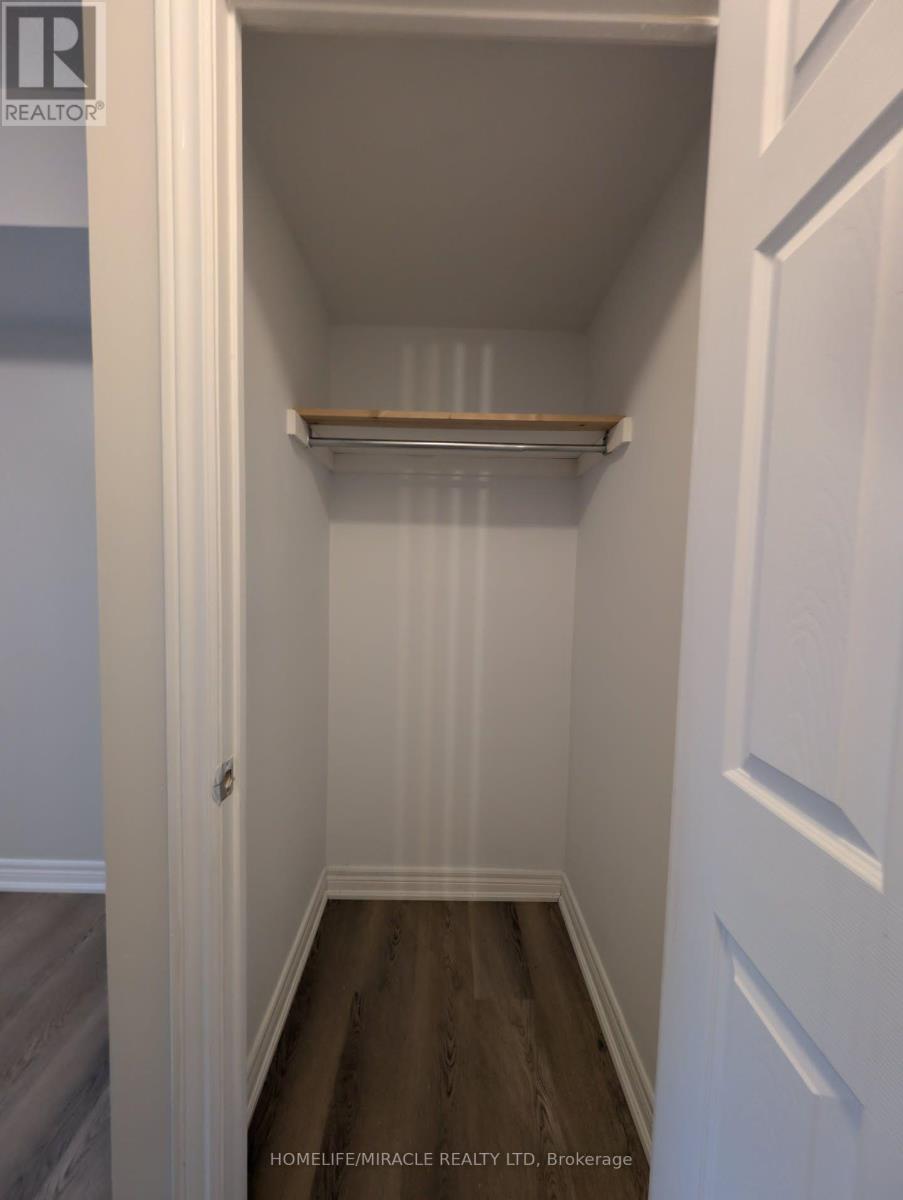 225 Wellesley Street — photo 18