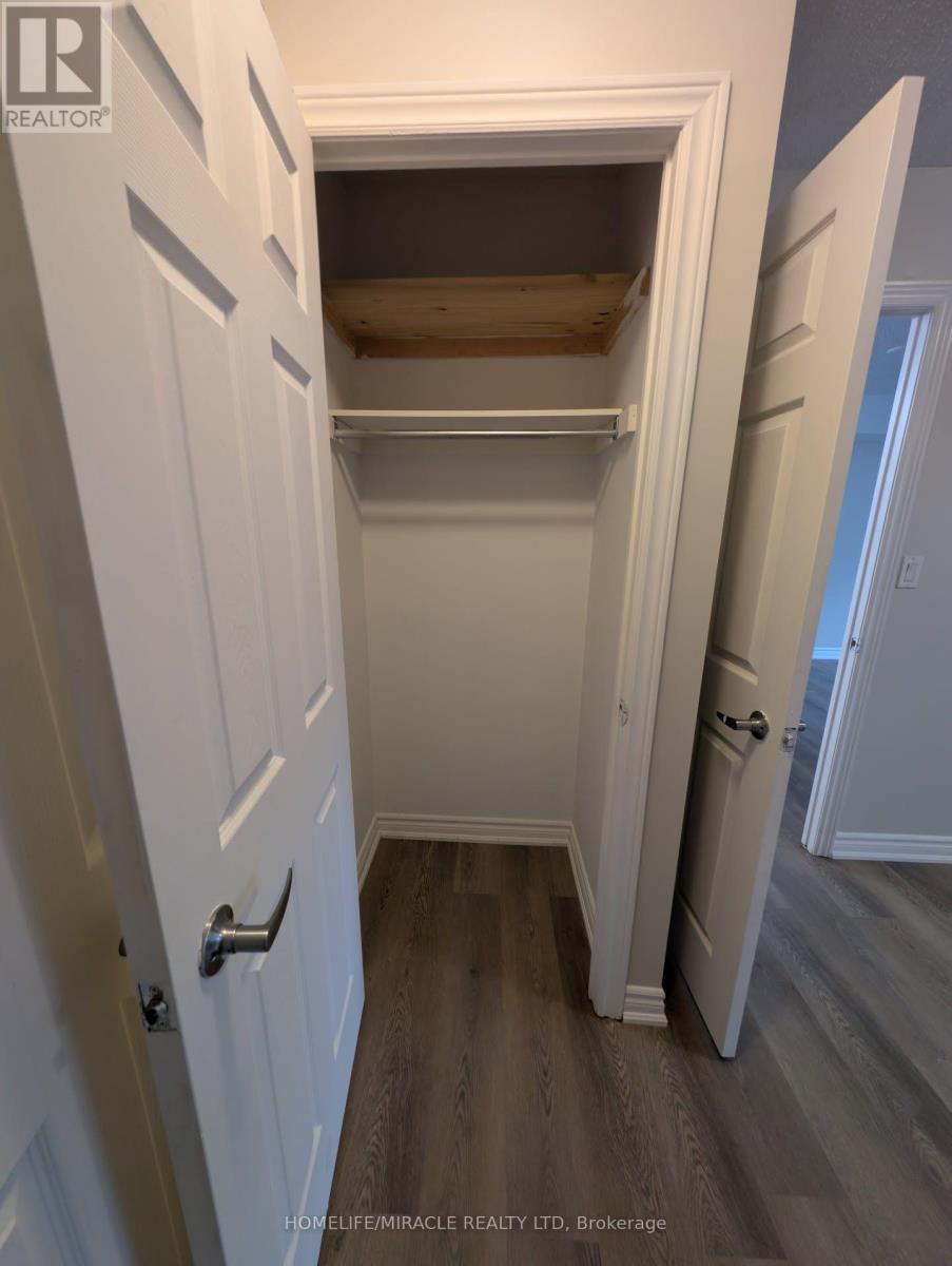 225 Wellesley Street — photo 19