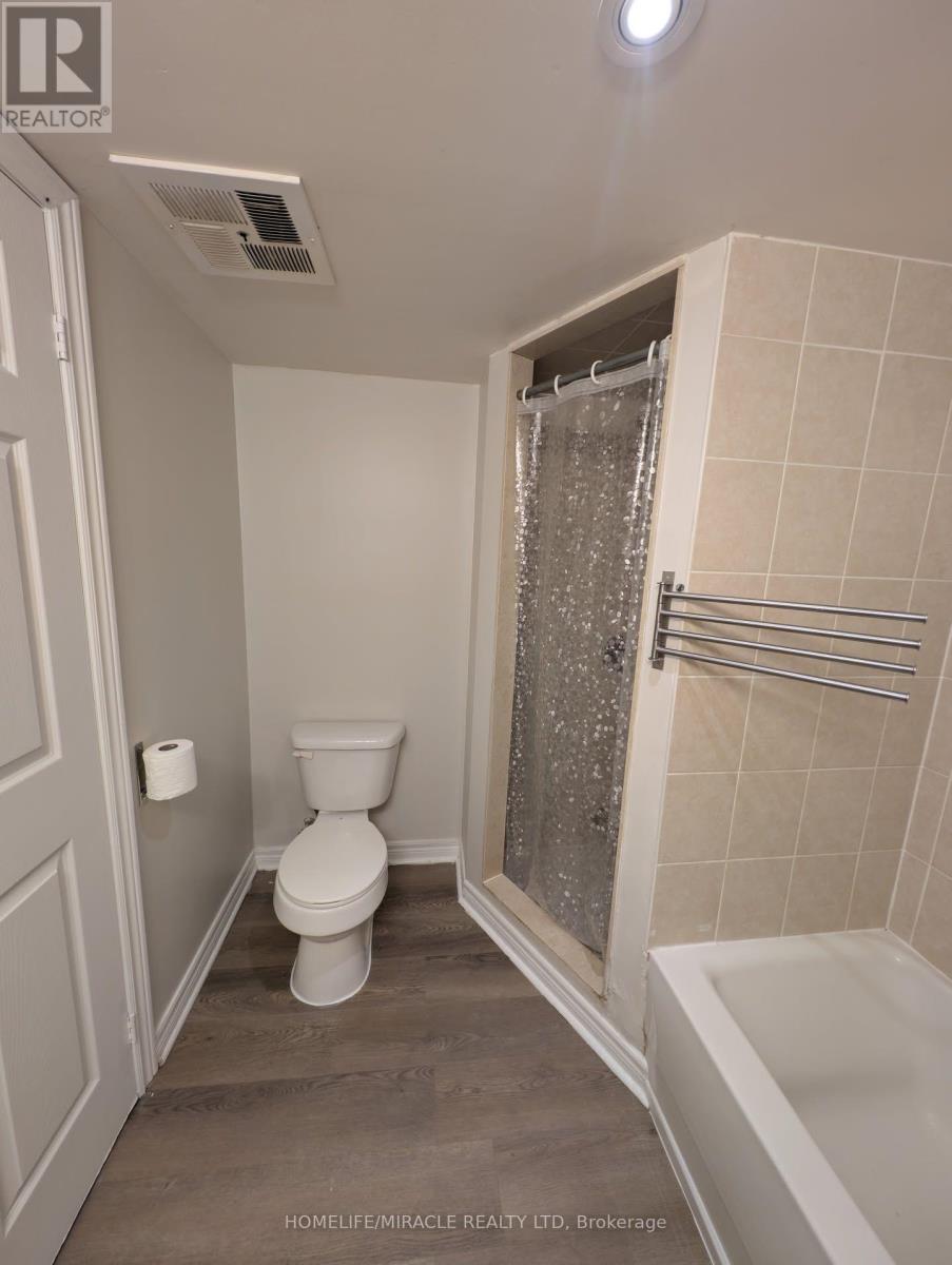 225 Wellesley Street — photo 22