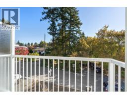 2 768 Lindsay St, Saanich, BC V8Z3E1 Photo 32