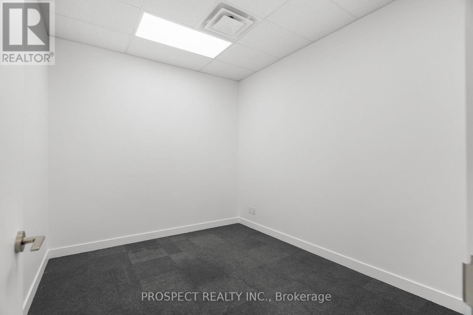 4000 Steeles Avenue West — photo 4