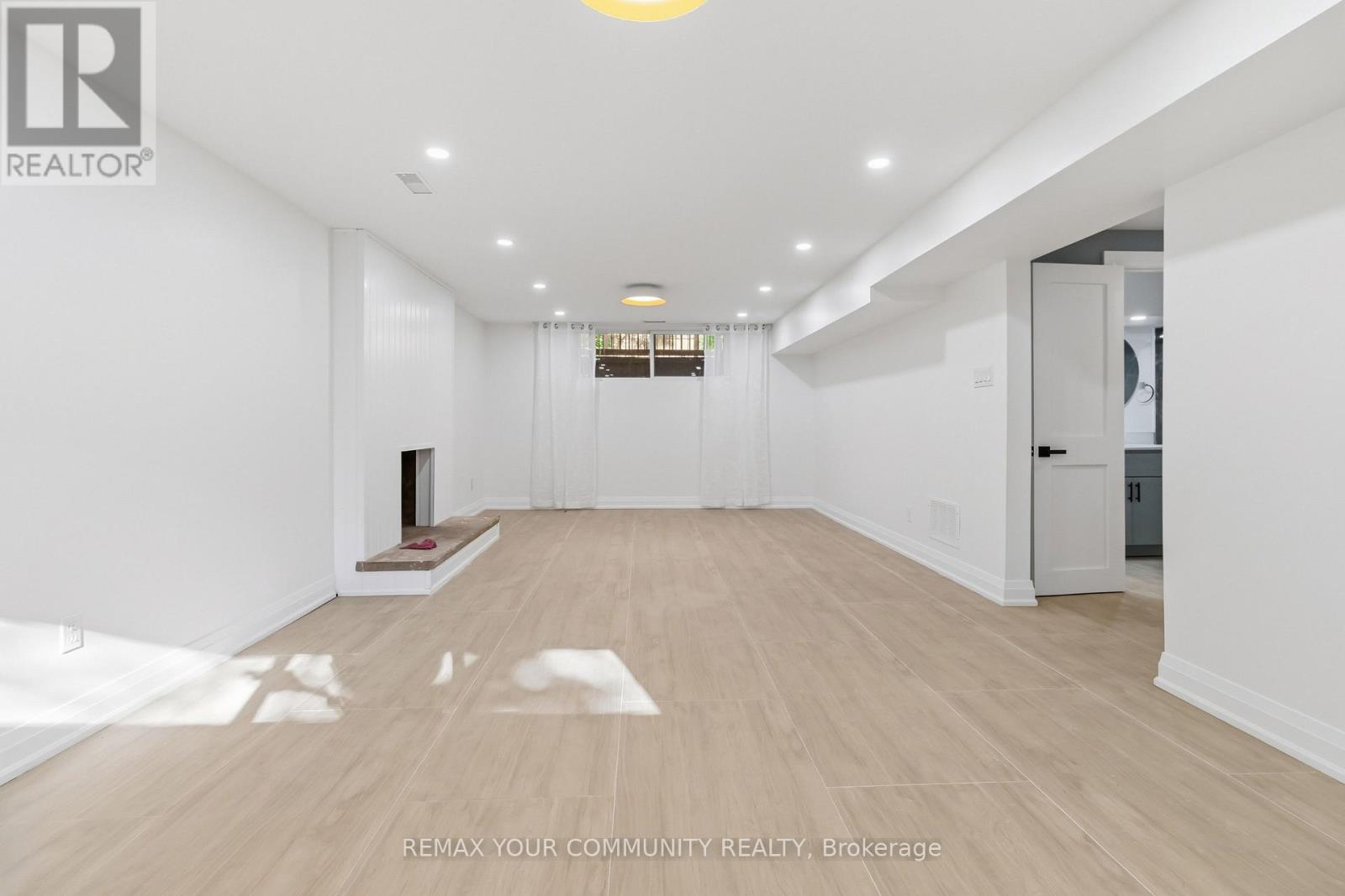 2063 Waters Edge Drive — photo 29