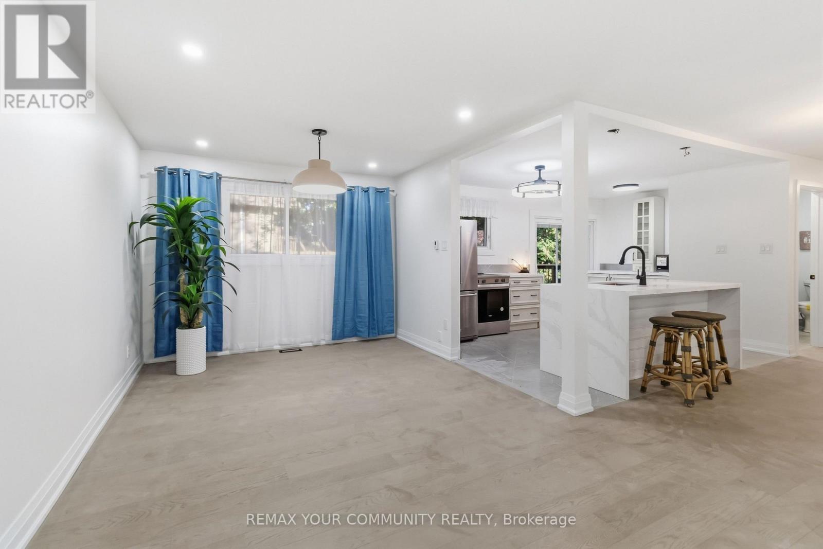 2063 Waters Edge Drive — photo 14