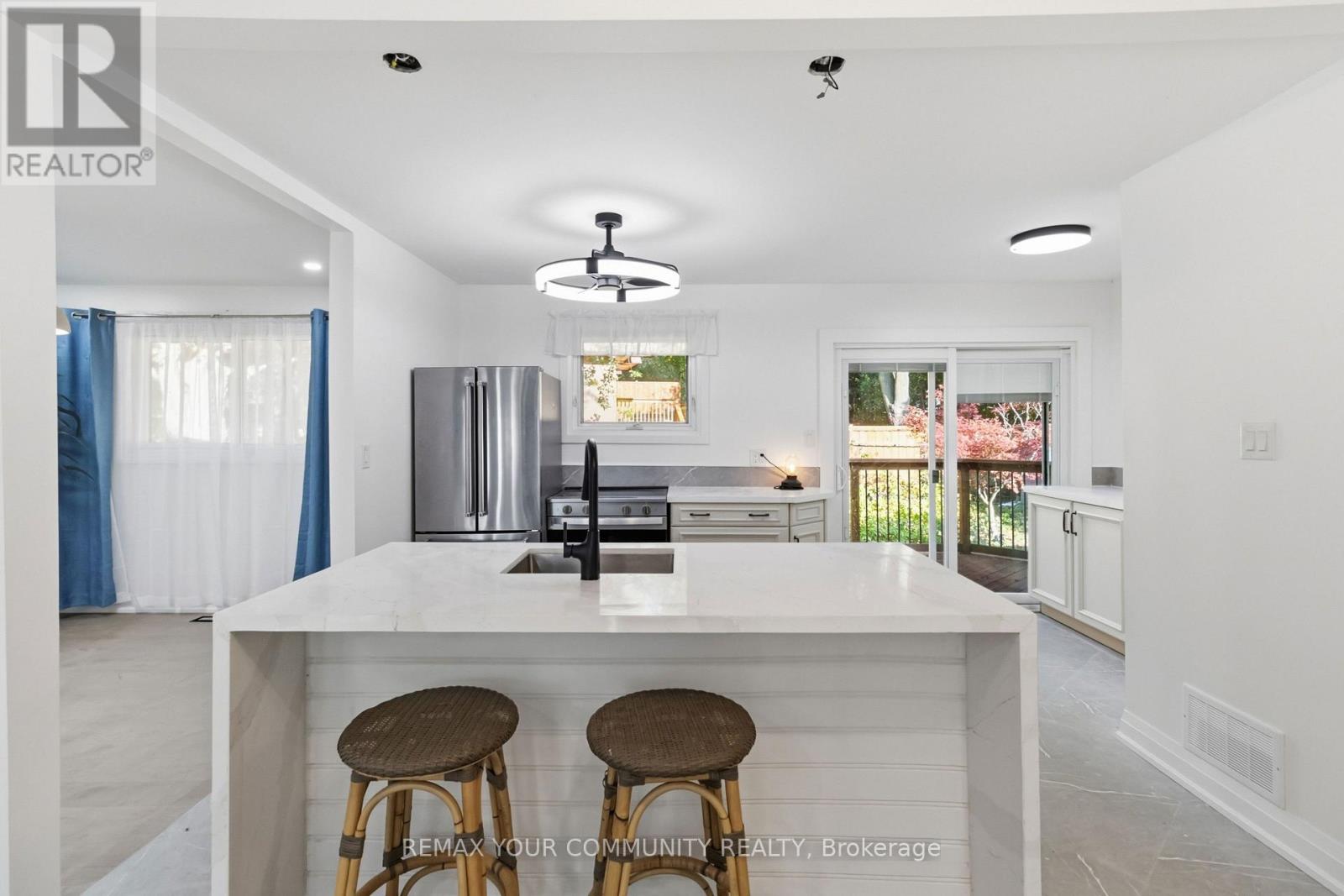 2063 Waters Edge Drive — photo 18