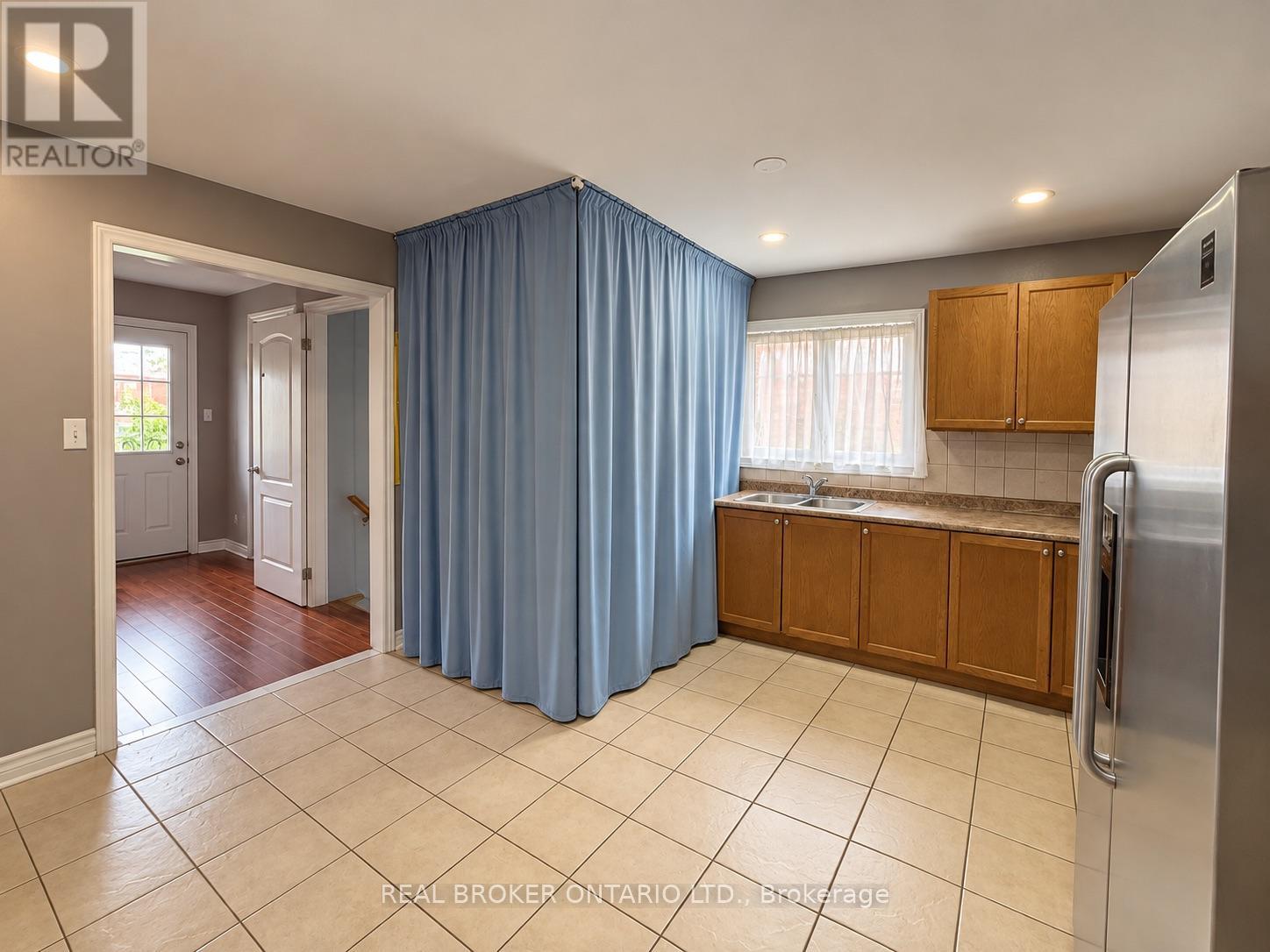 88 Sir Jacobs Crescent — photo 11