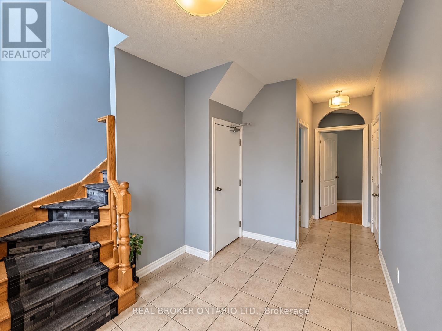88 Sir Jacobs Crescent — photo 2