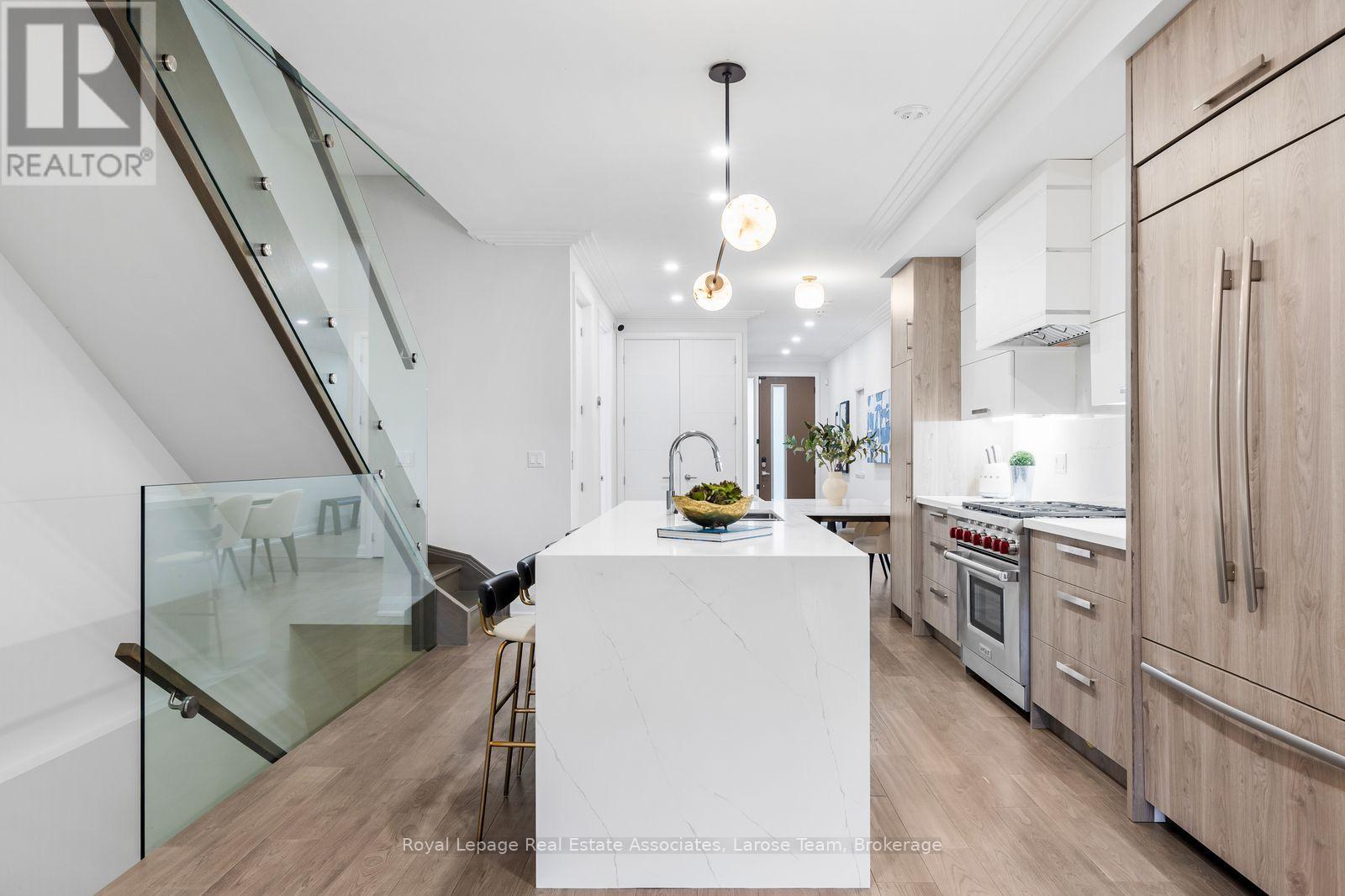 41 B MAPLE AVENUE N - 8
