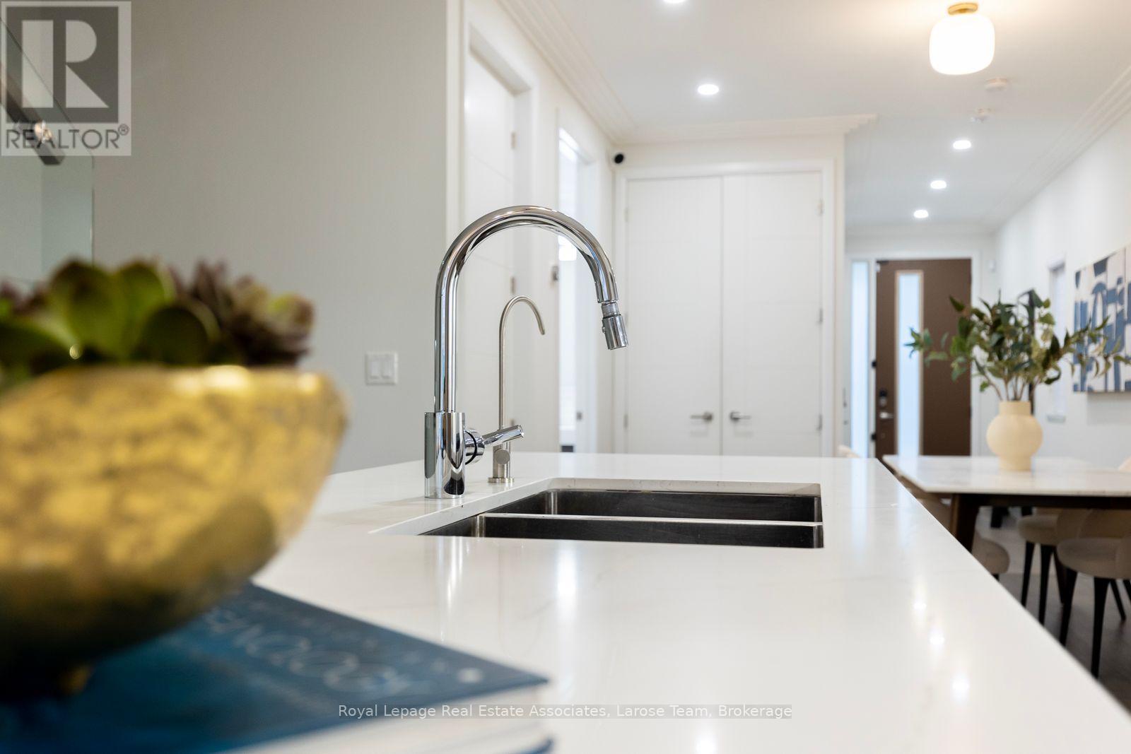41 B Maple Avenue North, Mississauga, ON photo 9