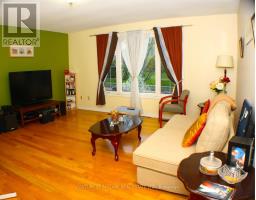 Living room - 173 Lech Walesa Drive, Mississauga, ON L5B3H1 Photo 8