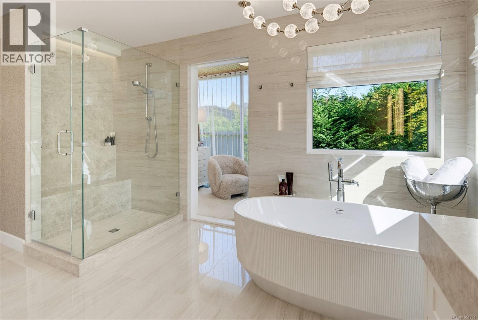 3015 Eastdowne Road, Oak Bay