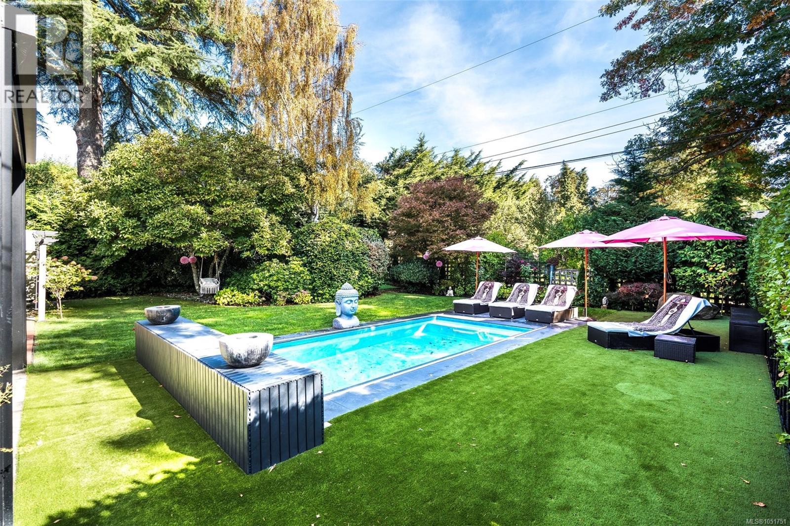  3015 Eastdowne Road, Oak Bay