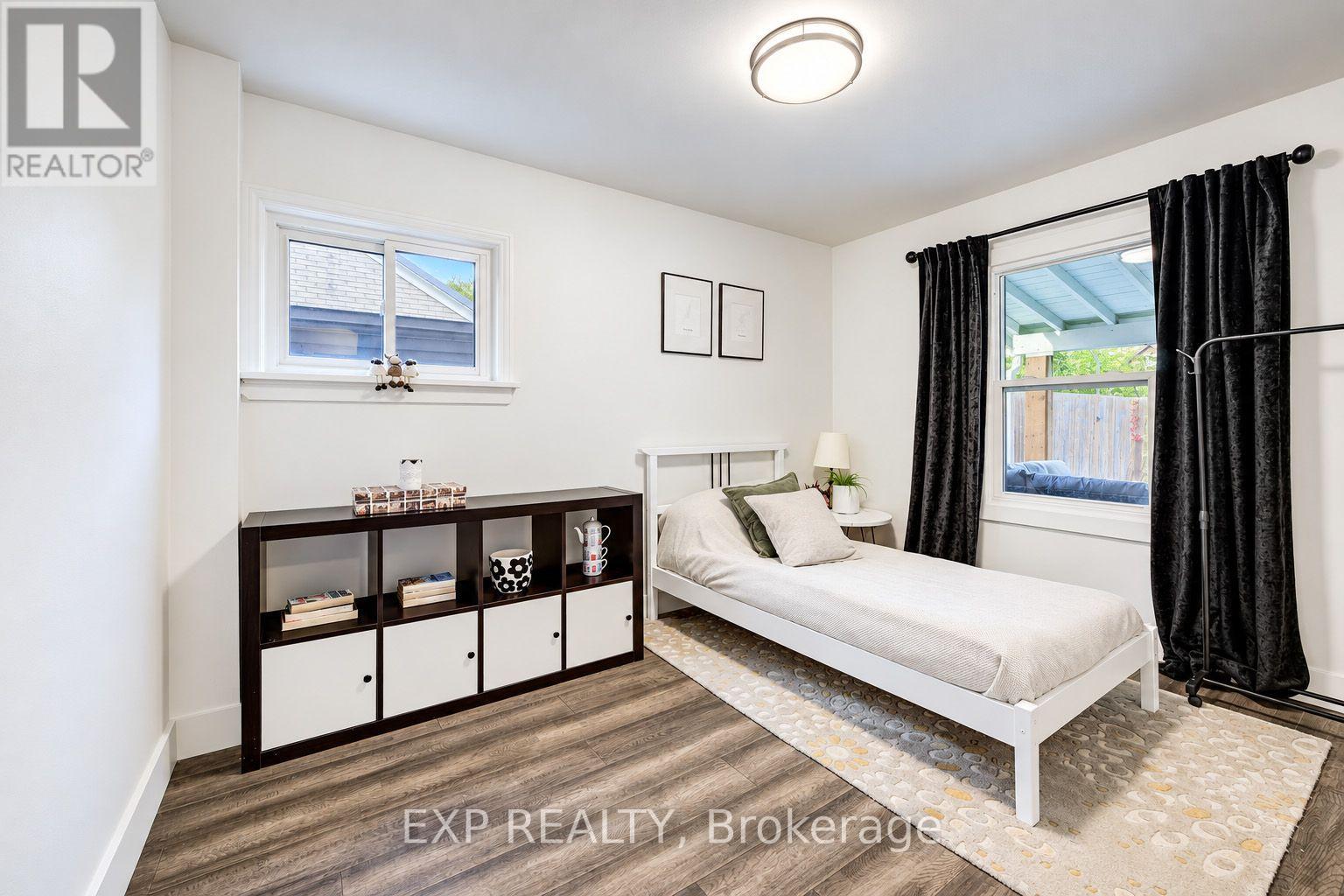 36 Crestwood Avenue — photo 10