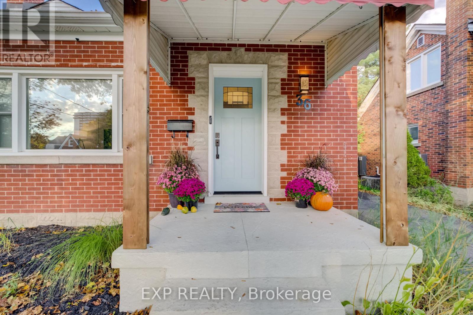 36 CRESTWOOD AVENUE — photo 2