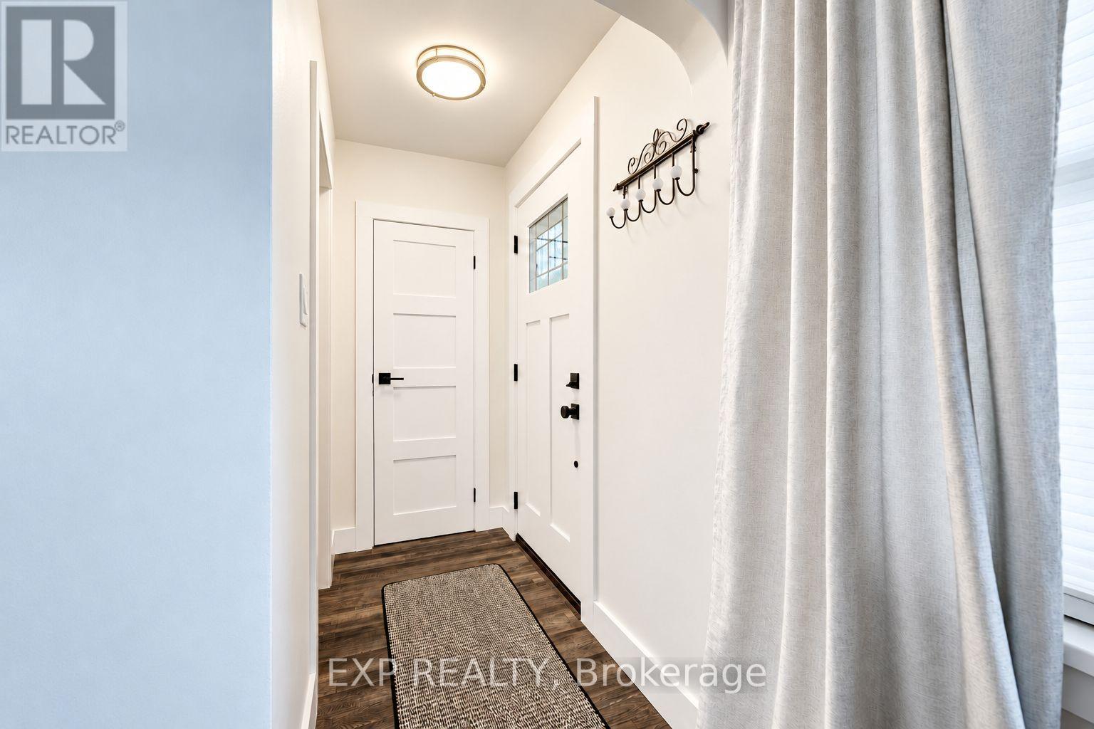 36 CRESTWOOD AVENUE — photo 3