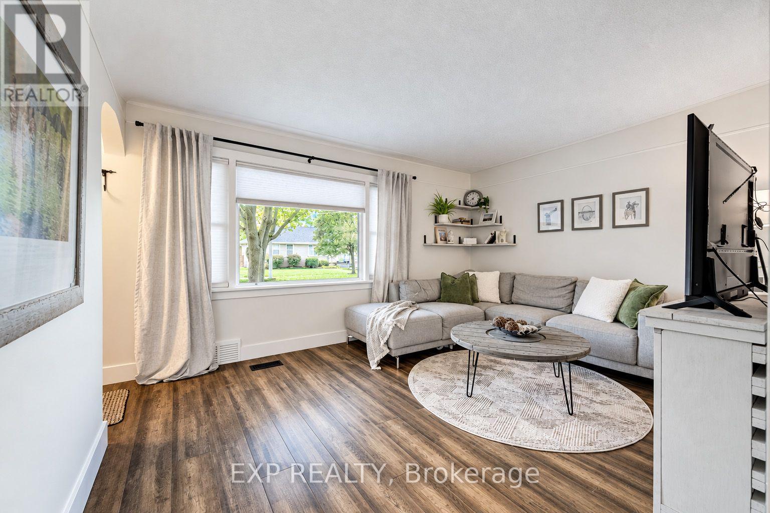 36 Crestwood Avenue — photo 4