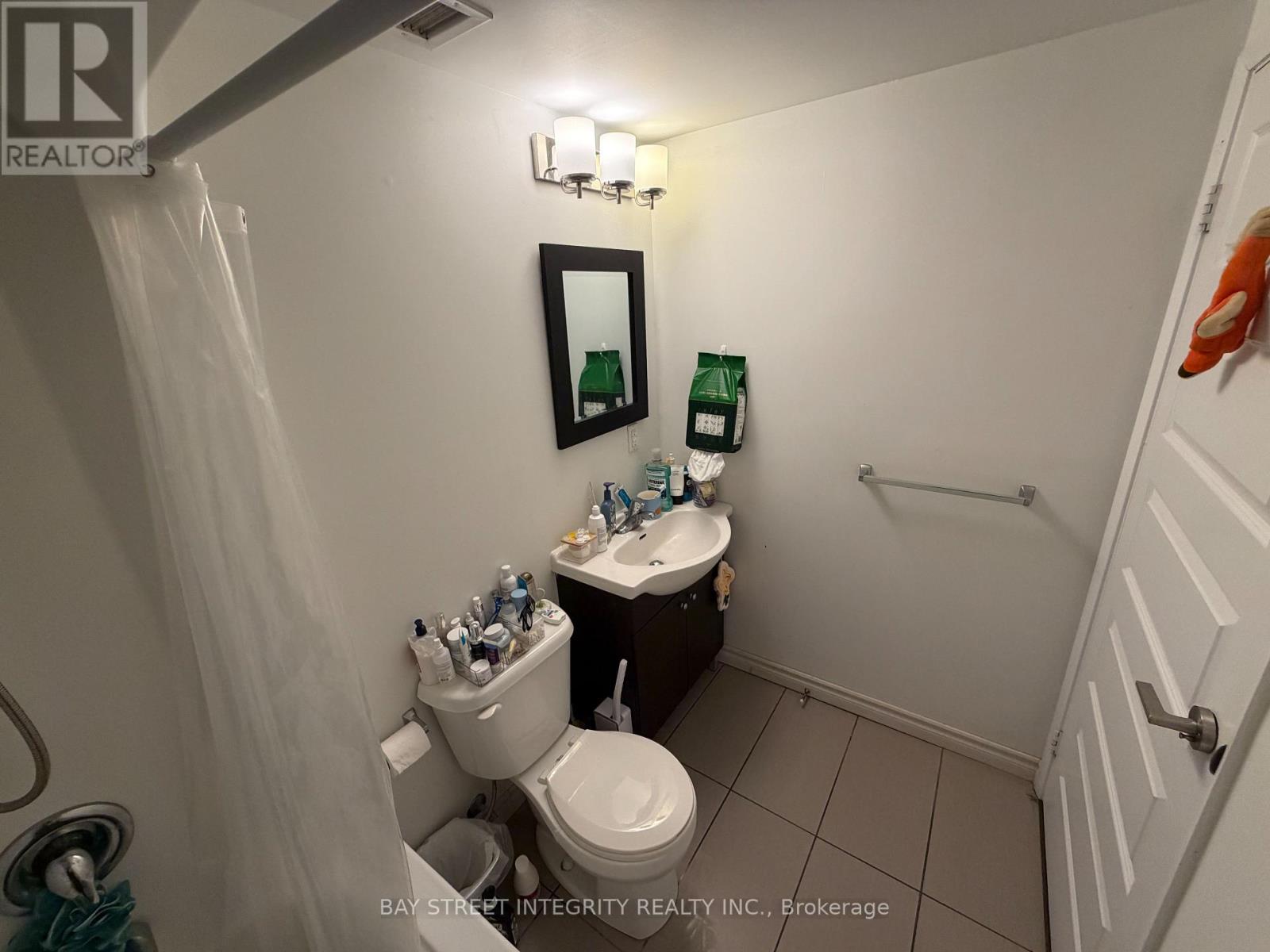 #902 158 KING STREET - 9