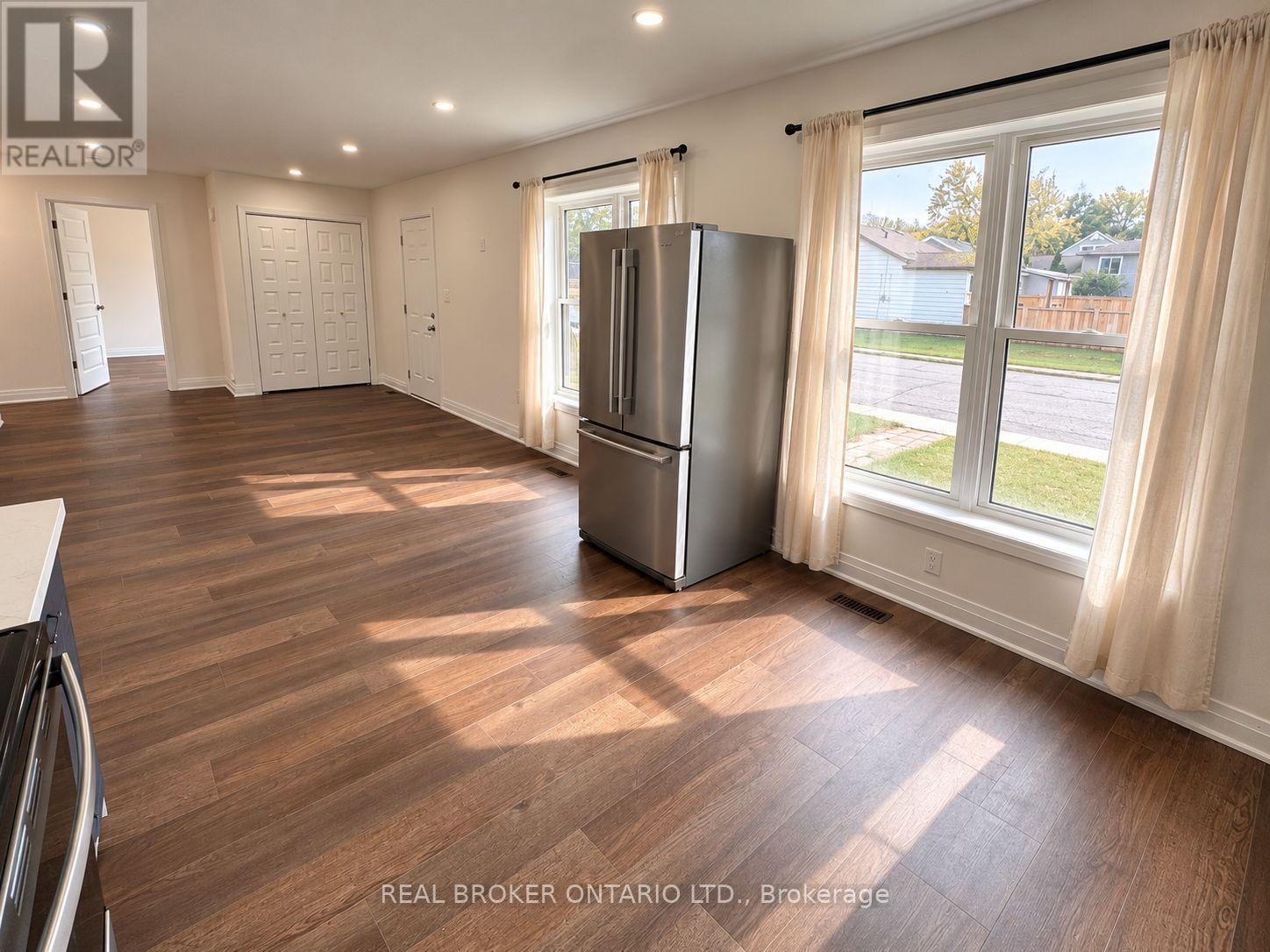 UNIT B - 15 KEELE STREET, St. Catharines (Burleigh Hill) — photo 4
